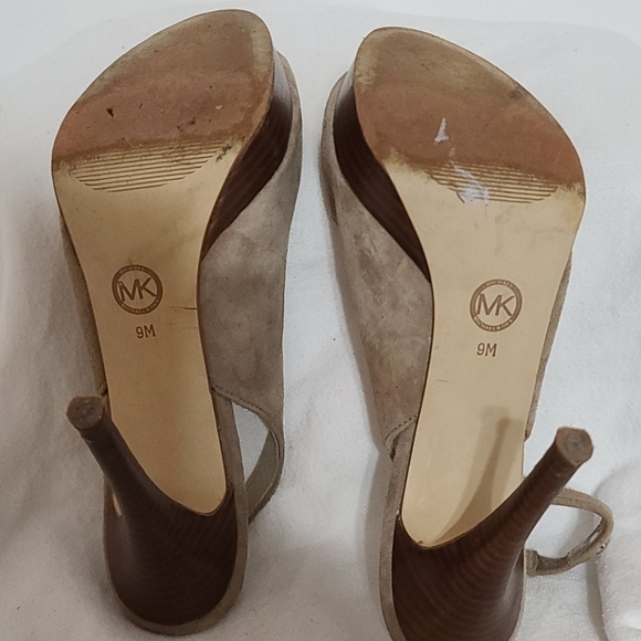 Michael Michael Kors Slingback Stiletto Heels Tan Suede Leather Sz 9 GUC - Picture 9 of 12